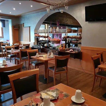 Dahoam By Sarina - & Hotel 3*